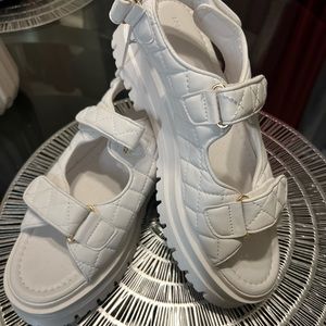 White platform sandal